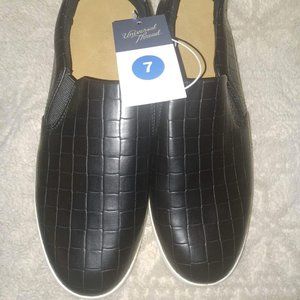 NWT, Kelsey Snicker, Universal Thread, Size 7 Women's